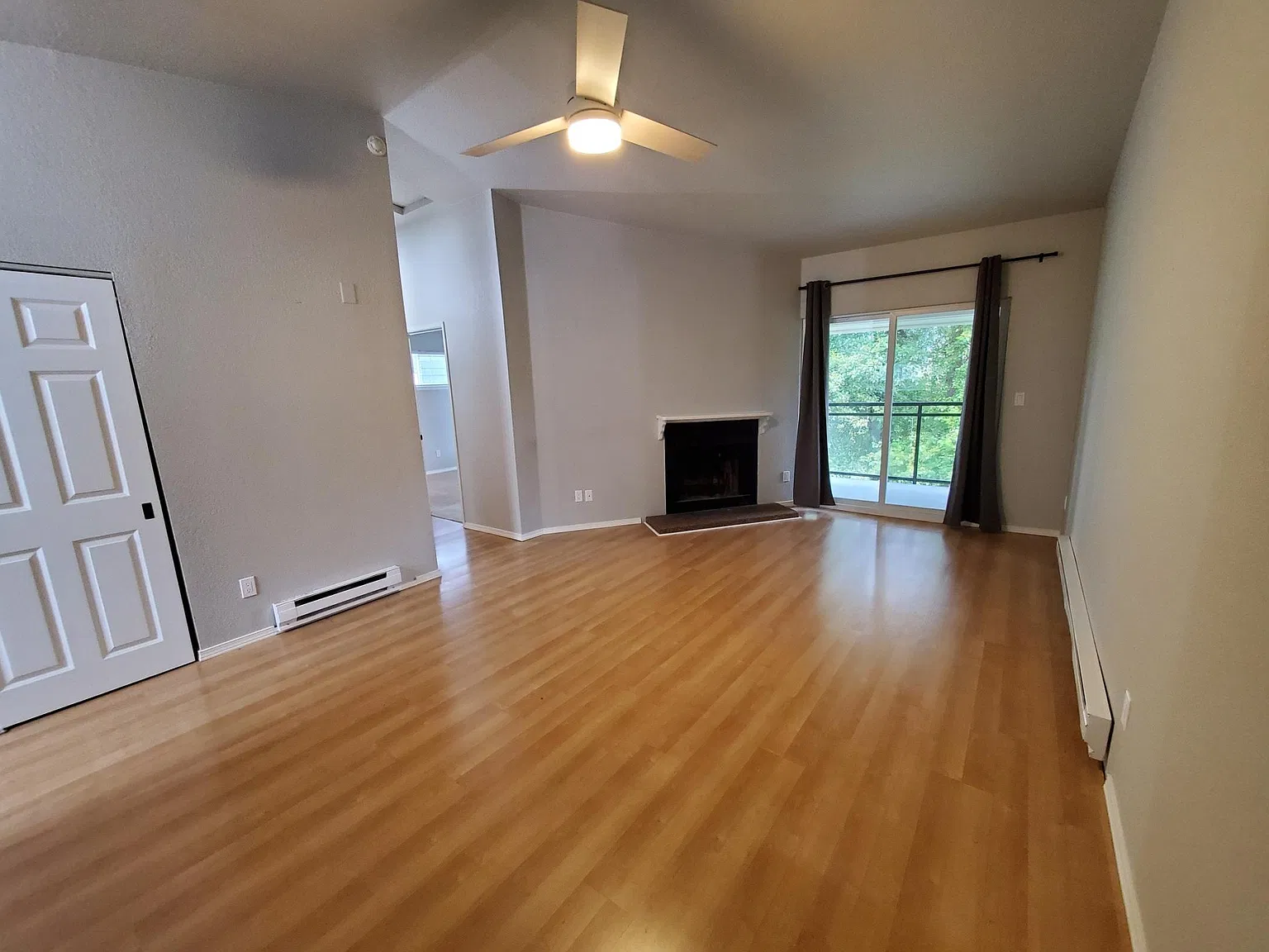 2 bed, 777 sqft, $2,050 — Photo 3