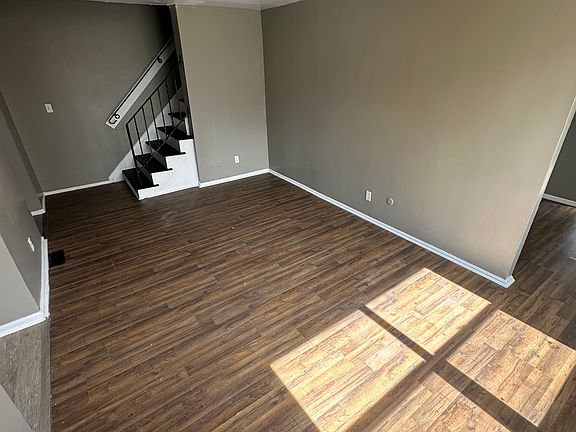 2nd image of 462 Bernard Ct