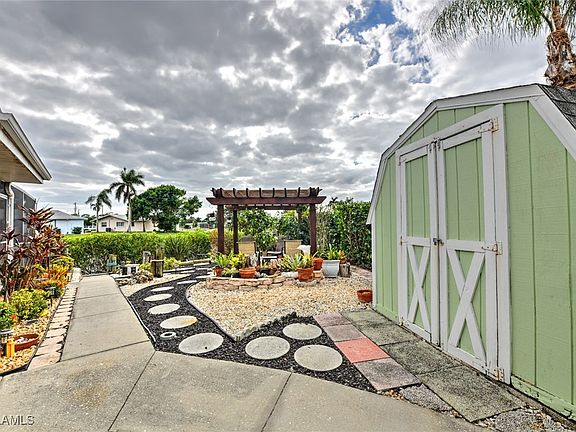 3rd image of 4404 N Bay Cir