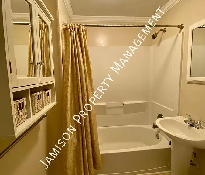 1402 W Mauney Ave — Photo 10