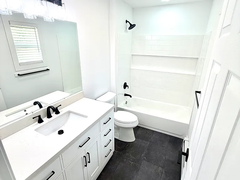 131 S Henrich St — Photo 11