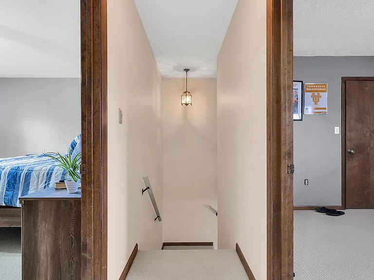 1060 Pebble Dr — Photo 12