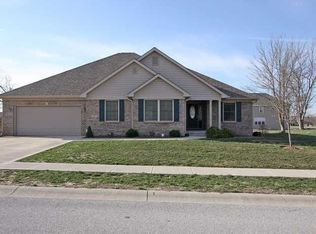 285 S Woodridge Dr, Pittsboro, IN