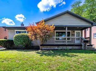 32441 Grandview Ave, Westland, MI 48186