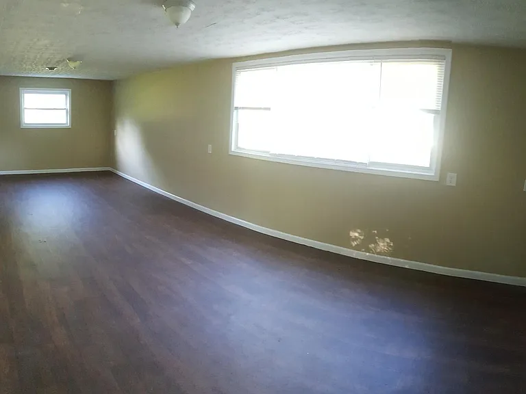 170 Thompson Rd — Photo 4