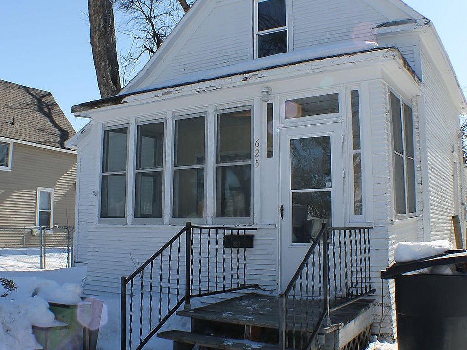 1st image of 625 6th Ave S
