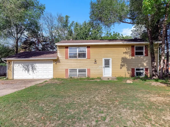 4383 Garden Trl, Eagan, MN 55123