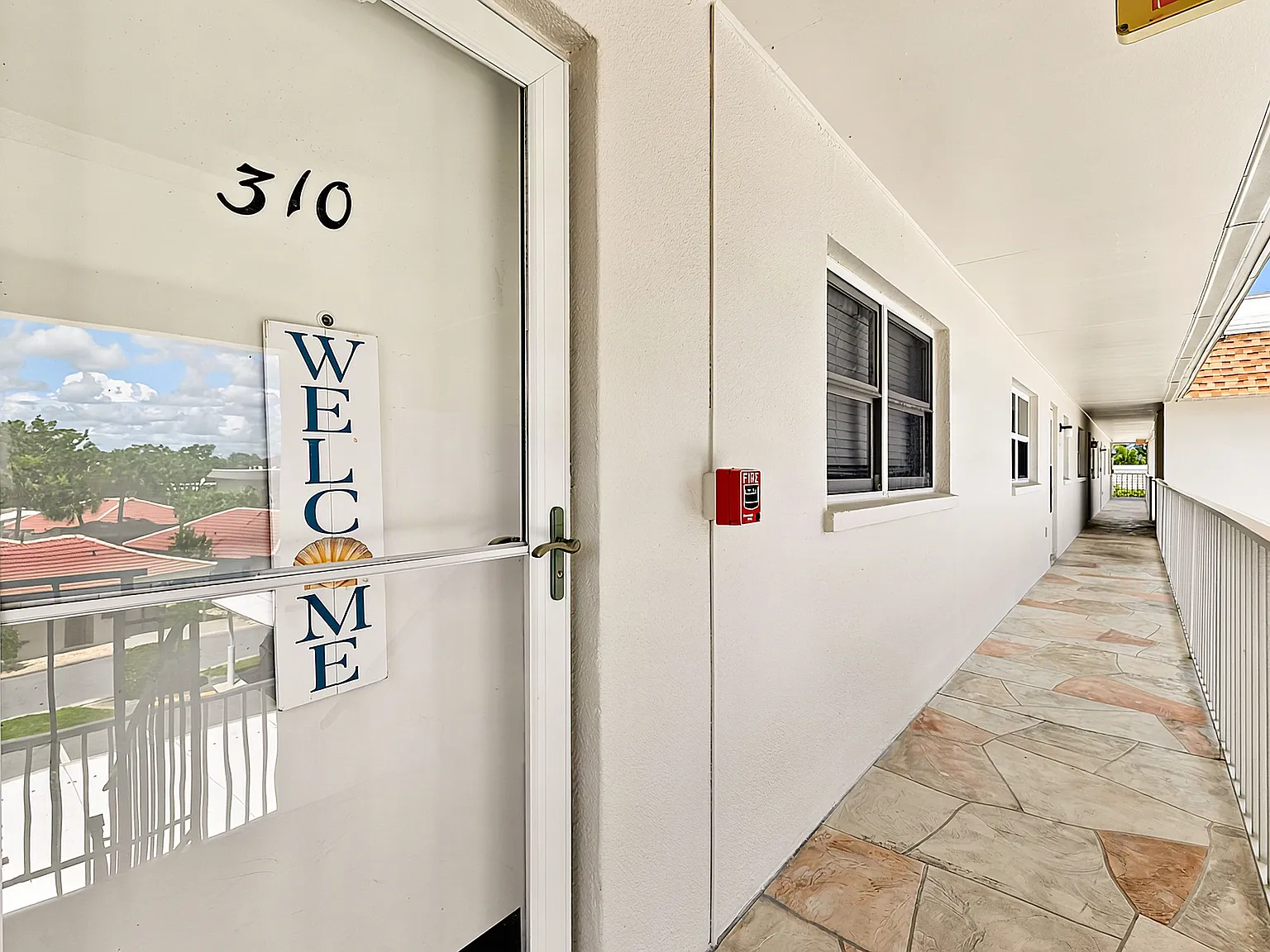 2 bed, 900 sqft, $5,223 — Photo 4