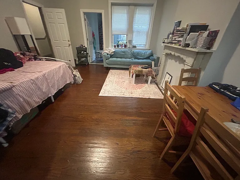 1931 Chestnut St #2H — Photo 9