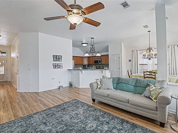 4th image of 638 Glenmede Ln