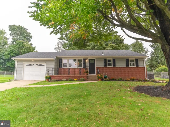 9 Iorio Dr, Hamilton, NJ 08620