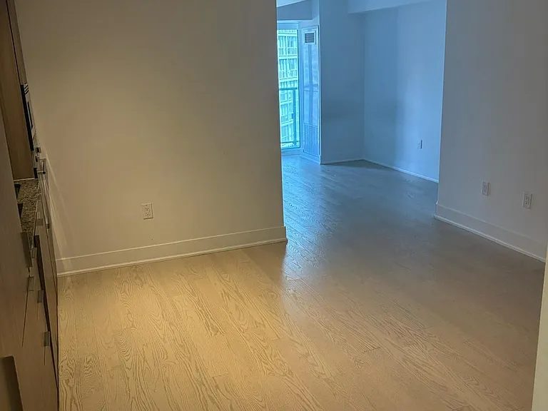 955 Bay St #1218 — Photo 12