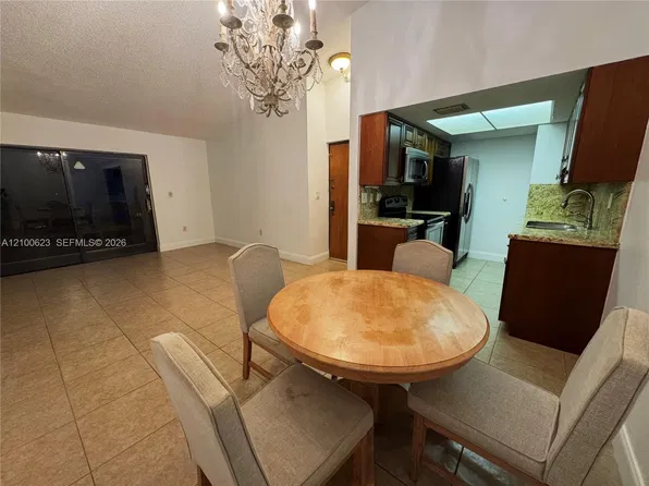 8977 SW 123rd Ct APT 207, Miami, FL 33186