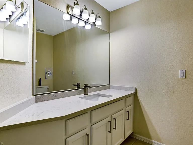 14047 Danpark Loop — Photo 23