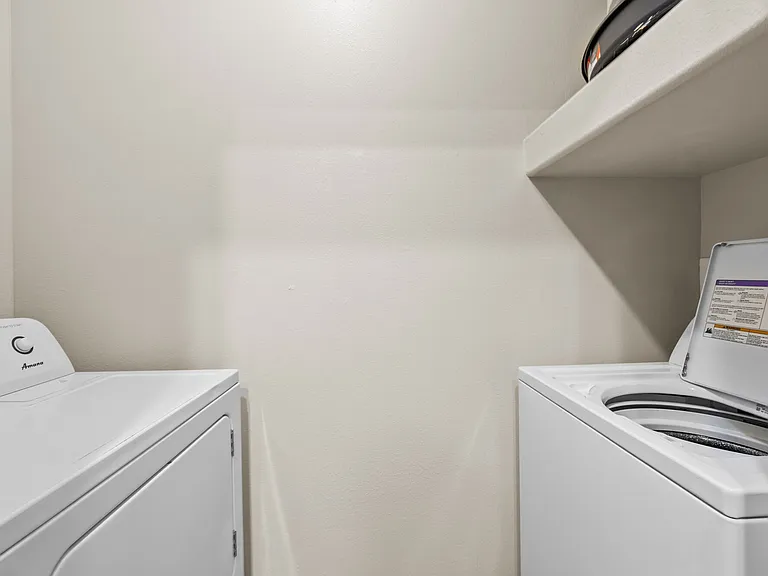 Las Torres Apartments — Photo 13