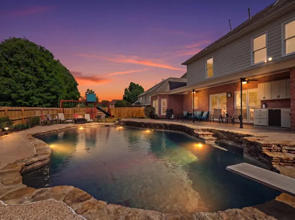 910 Hatton St, Collierville, TN 38017