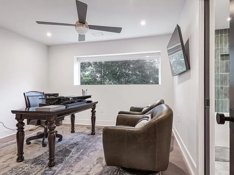 1007 Somerset Dr NW — Photo 40