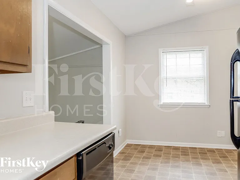 5106 S Grand Ave — Photo 5
