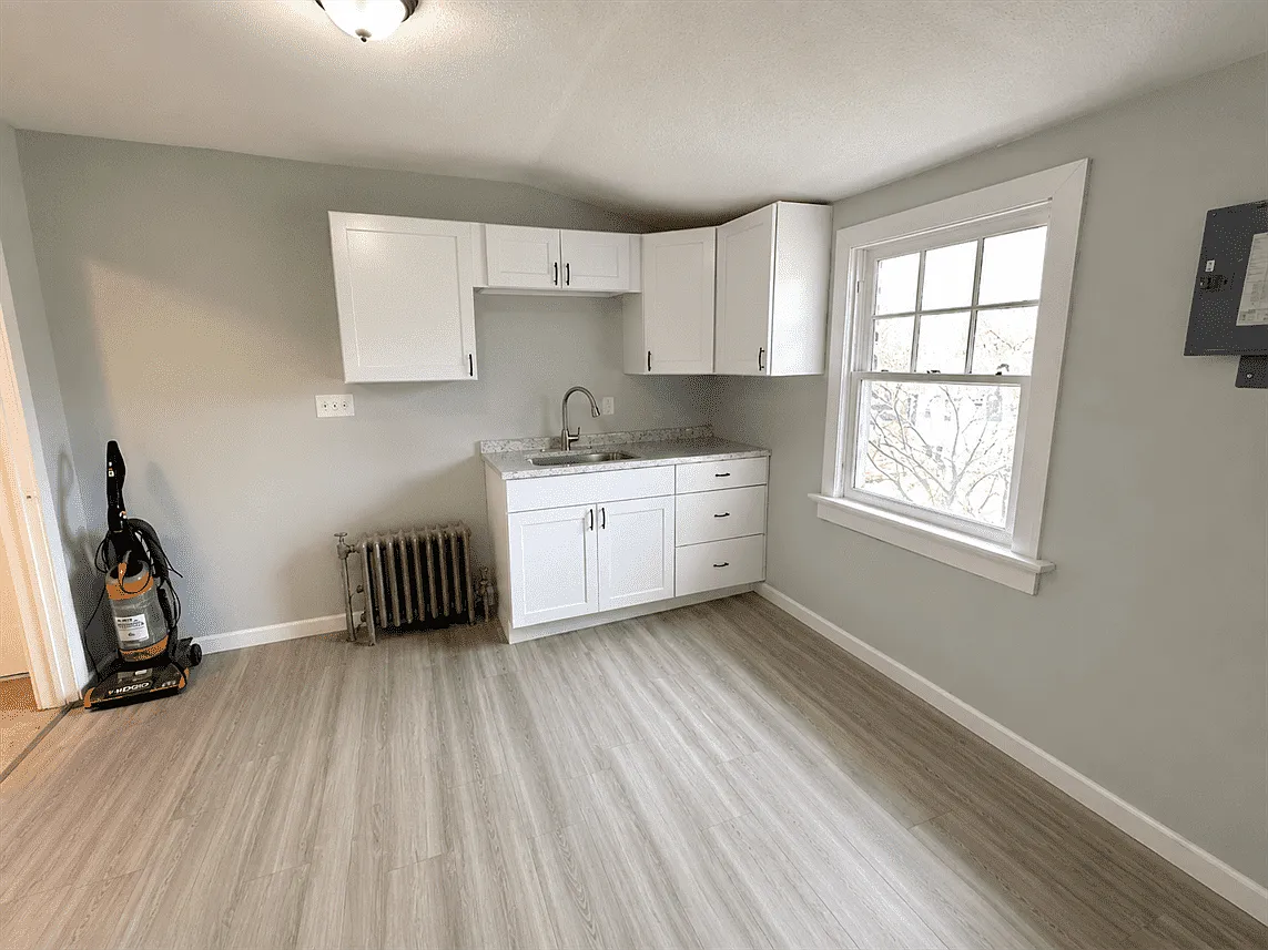 2 bed, 700 sqft, $750 — Photo 2