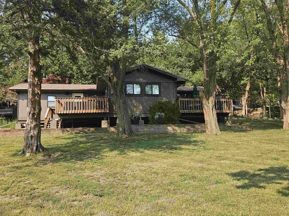 74 Eastside Dr, Crofton, NE 68730