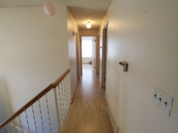 4th image of 3070 Seiford Ave SE