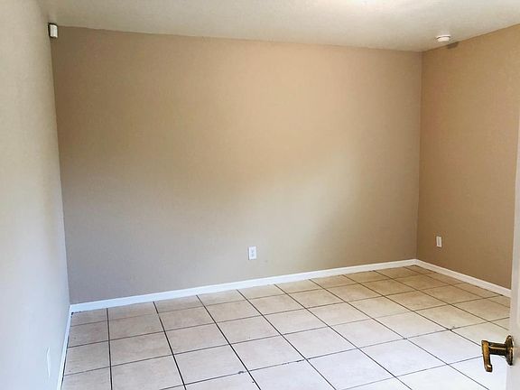 5th image of 4621 Lee Blvd