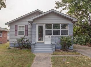 566 Hamilton Ave, Wood River, IL 62095