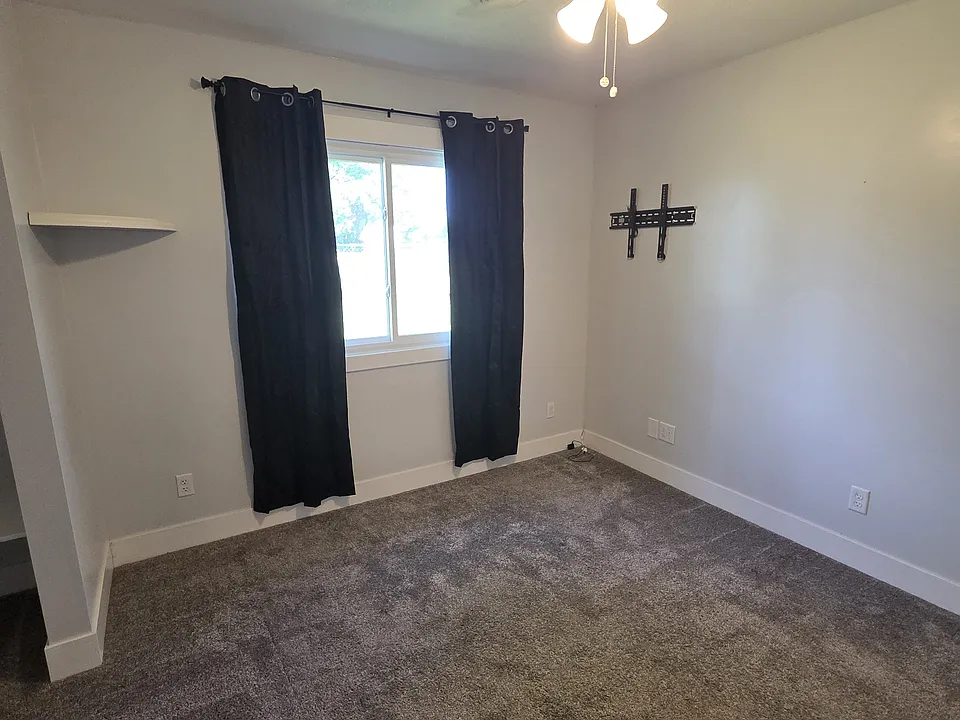 401 Stallion Cir