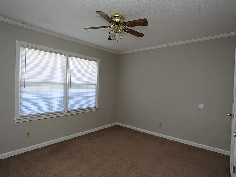 226B Courtney Way — Photo 17