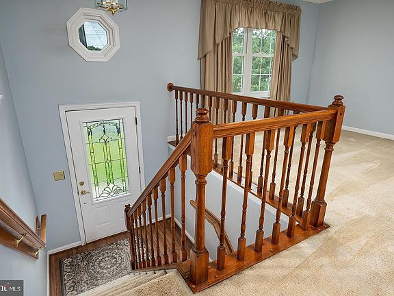 4th image of 1307 Broadview Blvd N