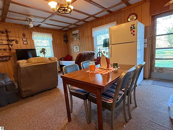 5th image of 5956 Kniss Rd
