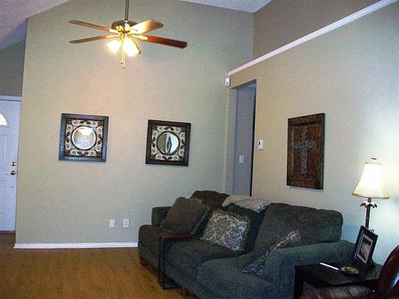 4th image of 918 Ramblewood Dr