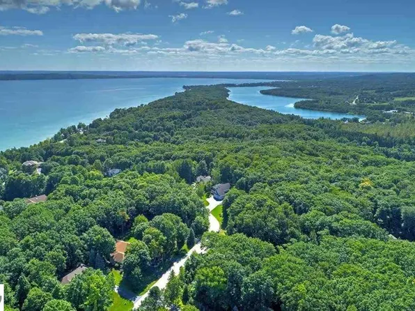 7 E Oak Ridge Dr, Traverse City, MI 49685