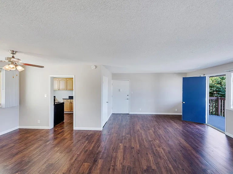 Patio Gardens Apartments — Photo 1