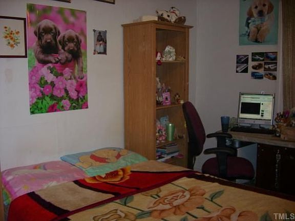 1 or 2 bedrooms bonus room used as 3rd bedroom.