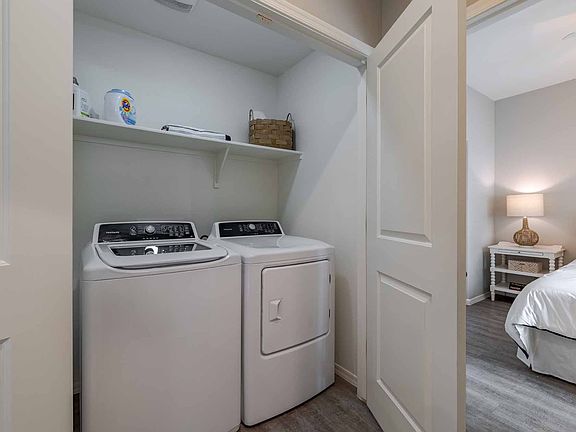 4th image of 15385 W Fillmore St #96