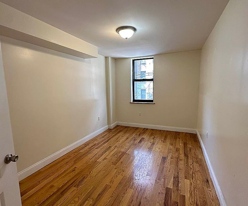 1st image of 67 Hawthorne St APT 2B