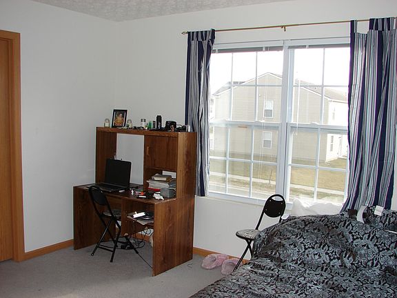 5th image of 422 Hillpine Dr