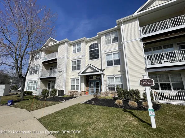 340 Saint Andrews Pl, Englishtown, NJ 07726