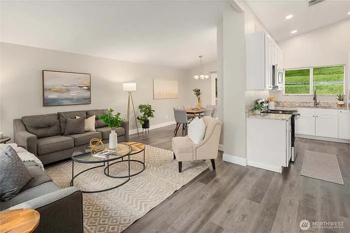 4 bed, 1520 sqft, $3,800 — Photo 3