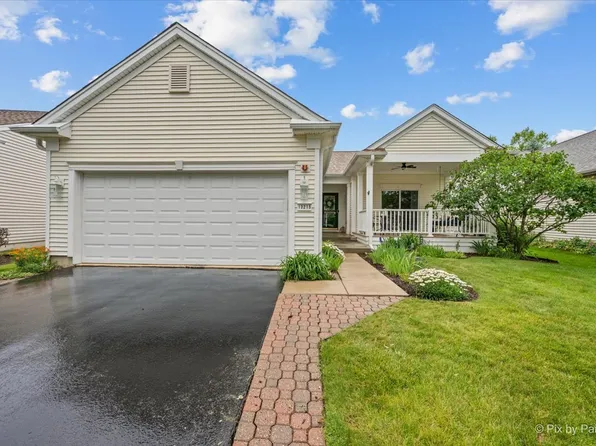 13215 Oakwood Ave, Huntley, IL 60142