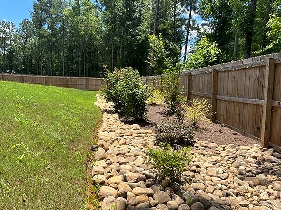 5th image of 378 Riley Cir