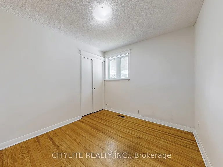 516 Monteith Ave — Photo 17