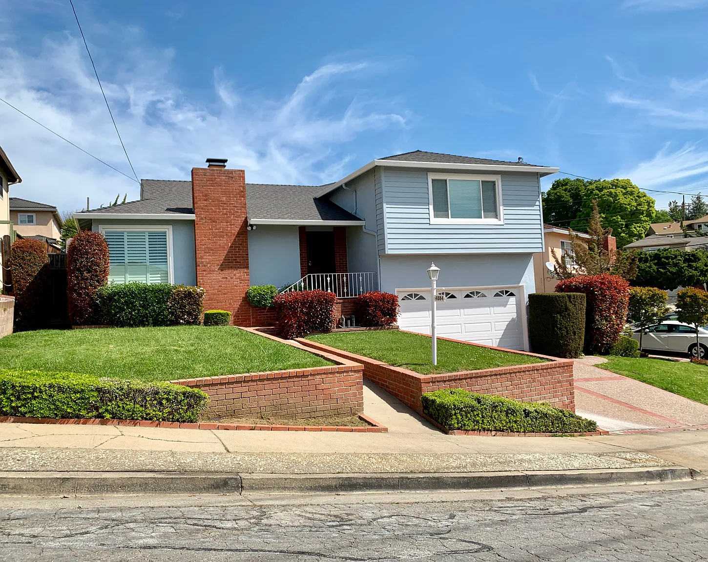 4884 James Ave photo 1