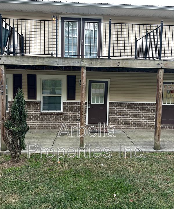 1st image of 122 Leach Dr APT 102