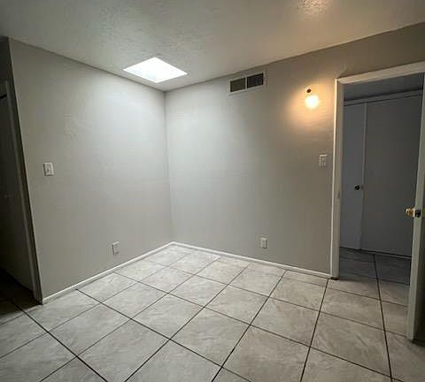 4th image of 633 Louisiana Blvd SE APT C