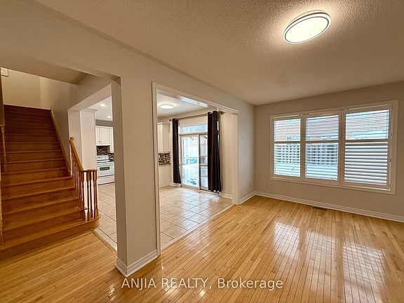 4th image of 17 Ambercroft St