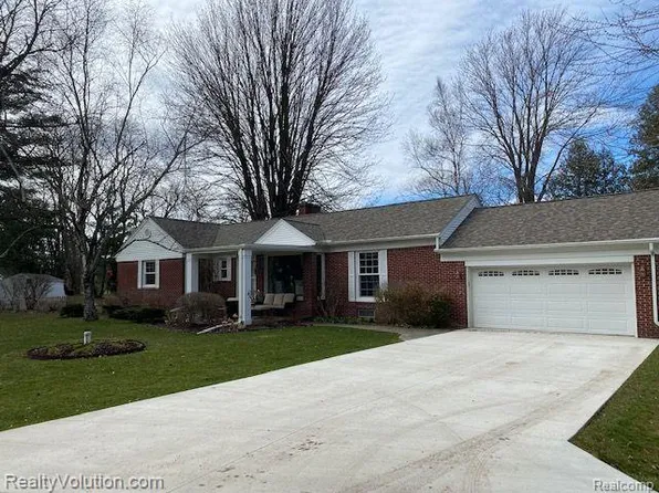 625 Sunset Dr, Imlay City, MI 48444