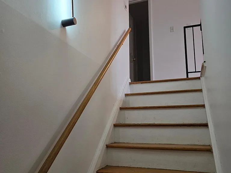 202 Sussex St #2 — Photo 4