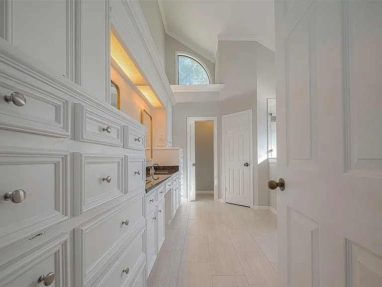 15714 Sylvan Lake Dr — Photo 38